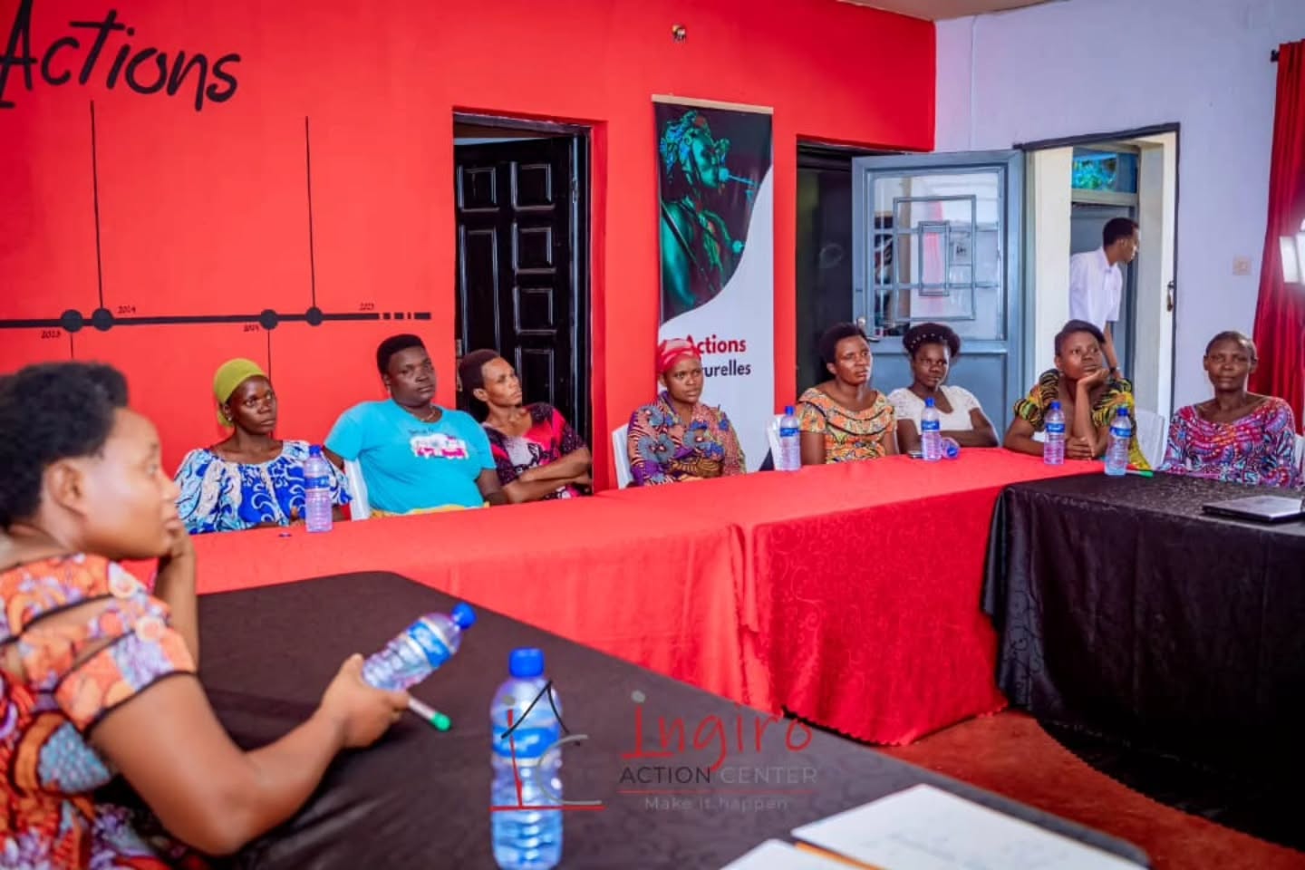 Photo: Abana Bacu brings two women’s groups together around children’s education