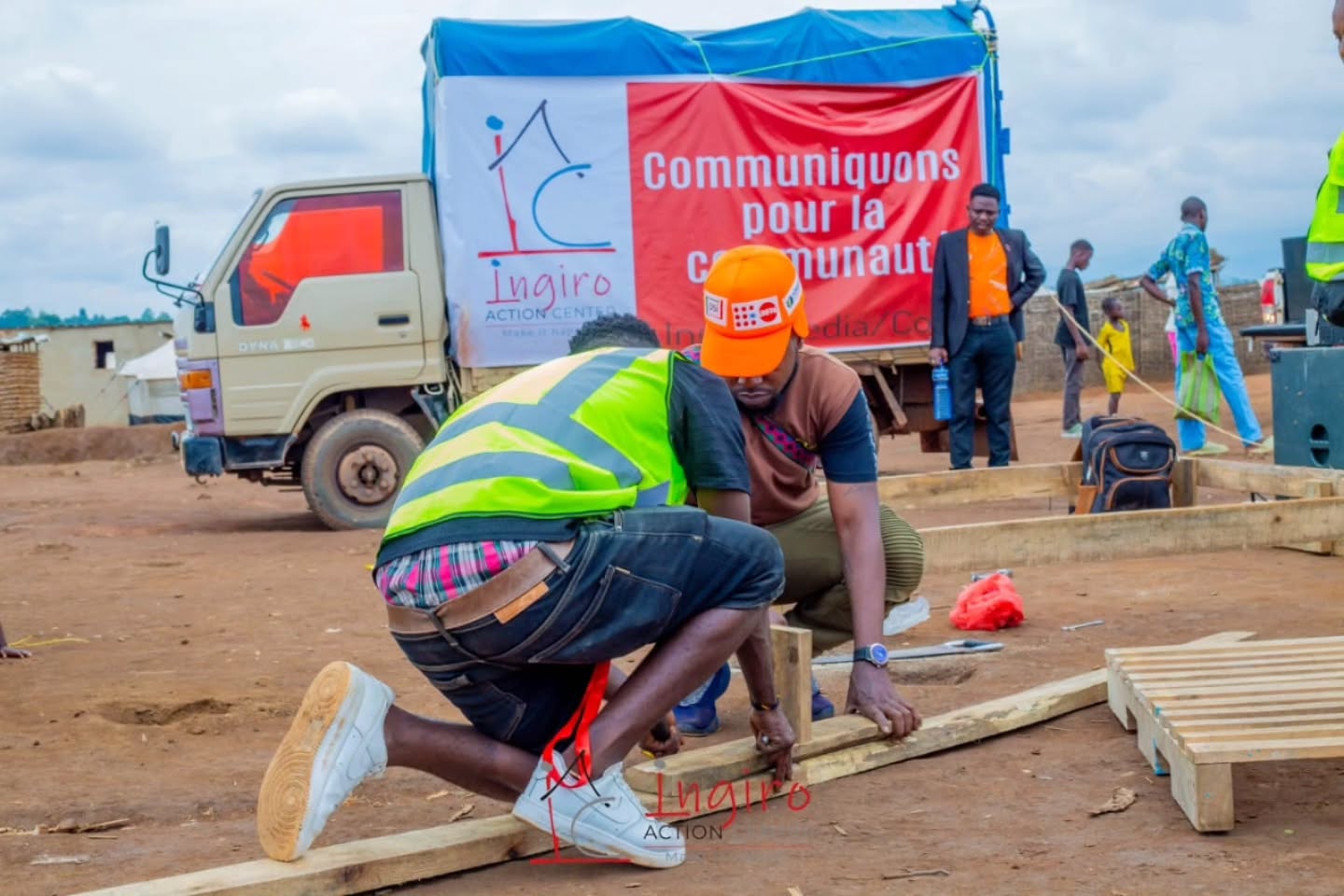 Photo: Mwanga+ uses artistic performances to share adolescent health information